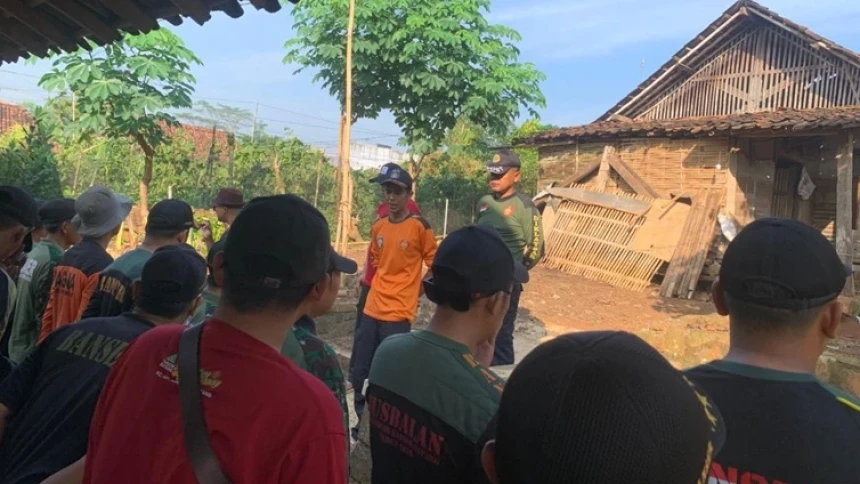 Harlah Ansor Ke-92, GP Ansor Limpung Batang Bedah Rumah Warga