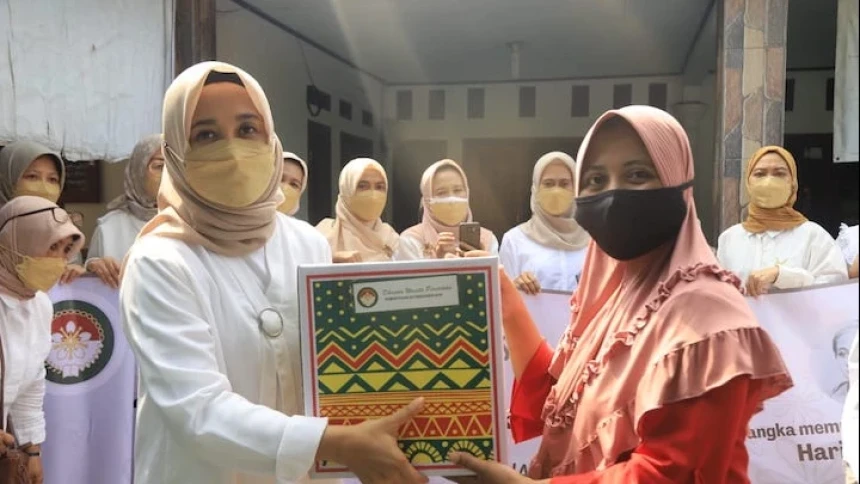 Peringati Hari Kartini, Dharma Wanita Kemnaker Gelar Bakti Sosial di Serang Banten