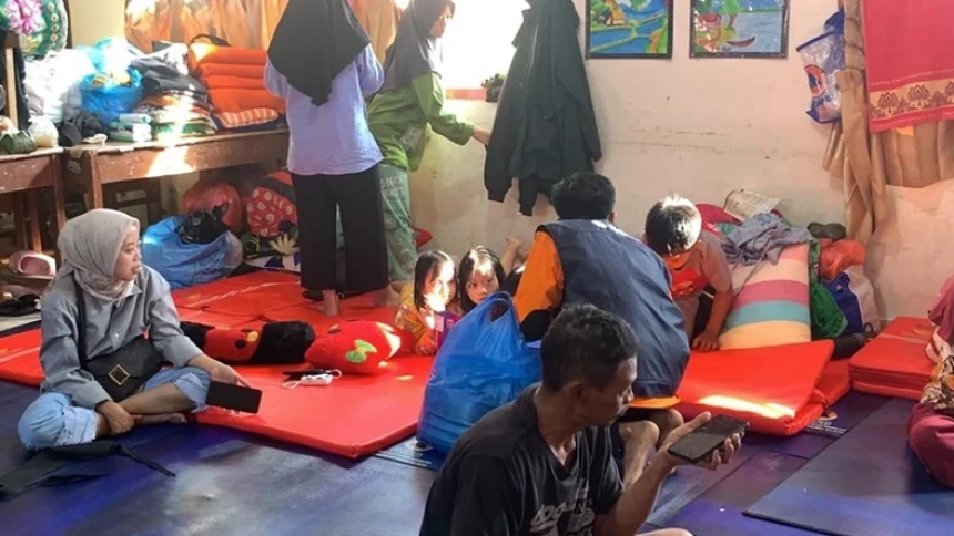 Banjir Bandang Lahar Dingin Sumbar, Warga Butuh Bantuan Makanan hingga Selimut
