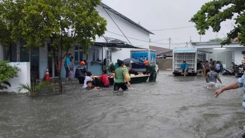 Banjir Kembali Rendam Padang, Warga Soroti Pemulihan Pascabencana yang Belum Tuntas