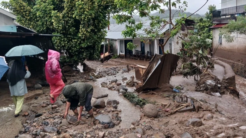 Banjir Bandang Solok: 1 Korban Meninggal Dunia, 4 Orang Luka-Luka, 1 Warga Masih Dicari