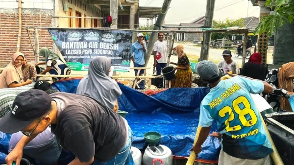 LAZISNU Sidoarjo Salurkan 22 Ribu Liter Air Bersih di Lamongan