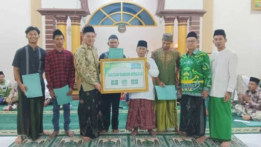 Safari Ramadhan LAZISNU Kota Metro Lampung Salurkan Dana Bergulir Usaha Ternak Kambing