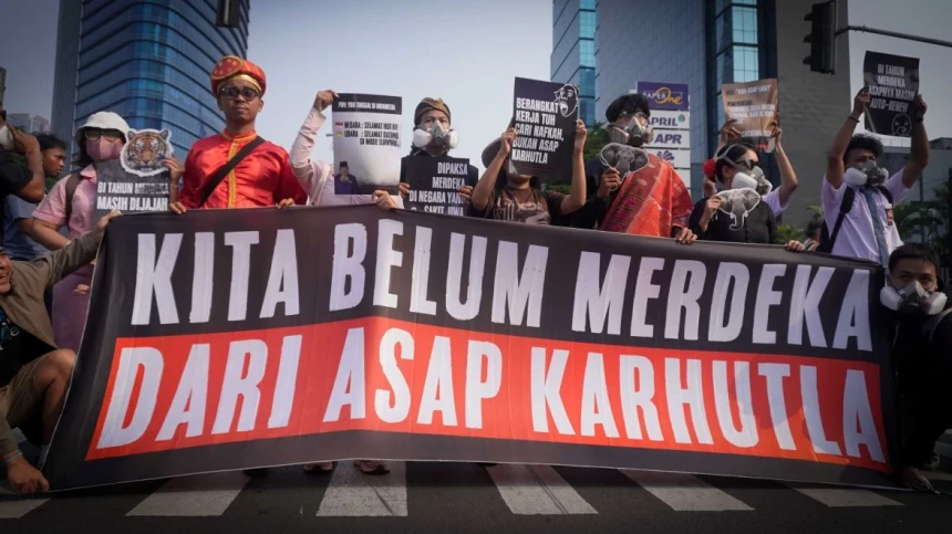 81 Tahun Indonesia Merdeka, Walhi Desak Negara Hentikan Karhutla dan Wujudkan Keadilan Antargenerasi