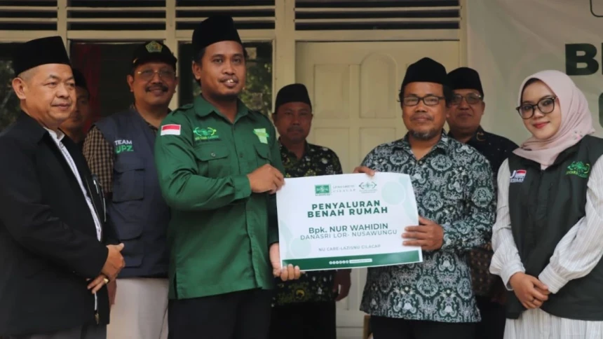 27 Tahun Mengabdi, Guru Honorer di Cilacap Dapat Bantuan Benah Rumah NU Care-LAZISNU