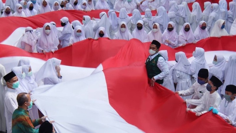 Pesantren Asshiddiqiyah Jakarta Siap Bentangkan 200 Meter Bendera Merah Putih