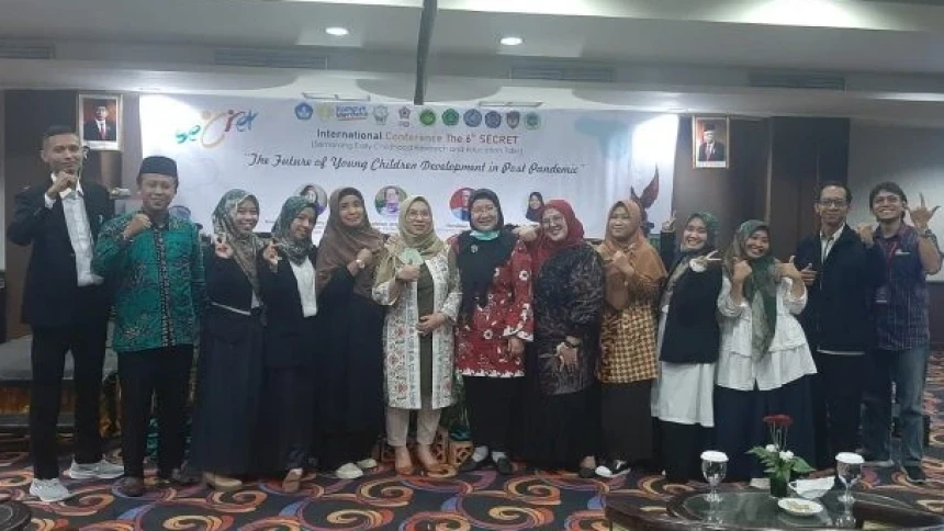Dosen Uninus Bandung Raih Best Presenter pada Seminar Internasional di Semarang