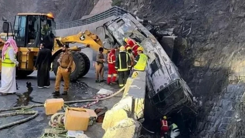 Bus Angkut Jamaah Umrah Kecelakaan, 20 Orang Meninggal, 29 Luka-Luka