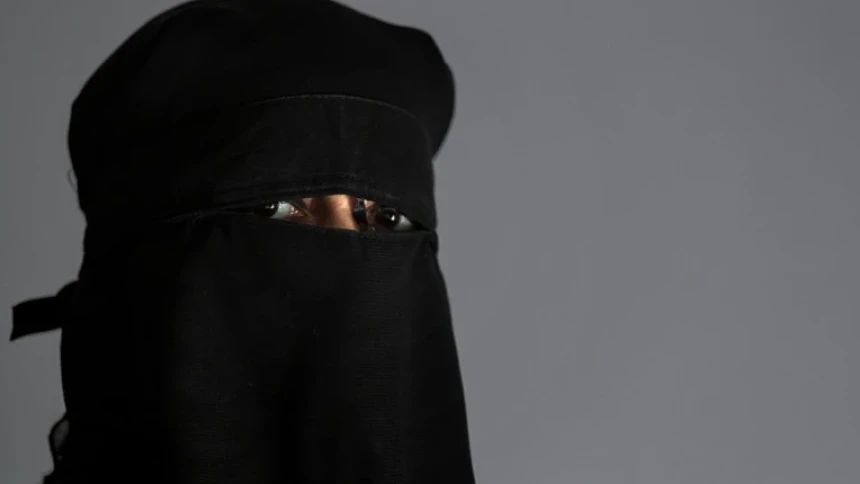 Dekrit Baru Taliban Wajibkan Perempuan Afghanistan Memakai Burqa