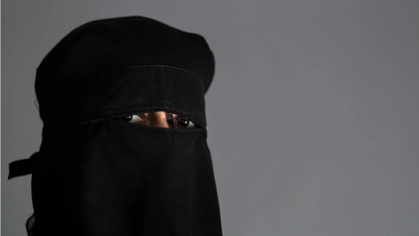 Pemerintah Swiss Berlakukan Undang-undang Pelarangan Niqab Mulai Hari Ini