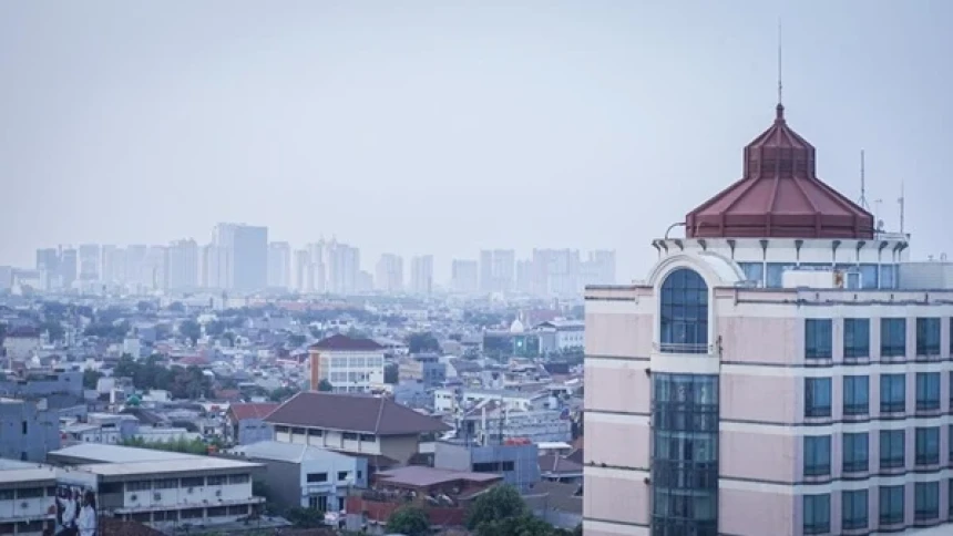 BMKG Ungkap Penyebab Suhu Udara Jabodetabek Terasa Kian Gerah