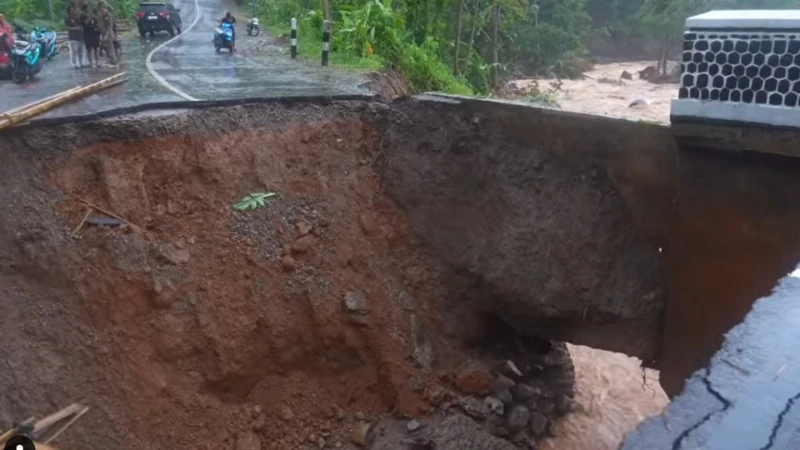 Status Tanggap Darurat di Sukabumi Diperpanjang, Fokus pada Pencarian Korban dan Mitigasi Cuaca Ekstrem