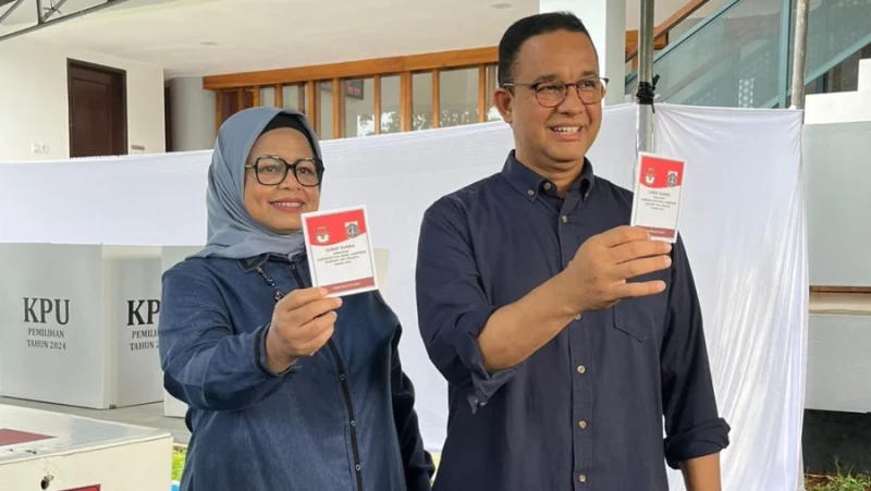 Nyoblos di TPS 029 Lebak Bulus, Anies Baswedan Ajak Warga Tunaikan Hak Pilih