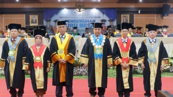 Penghujung Tahun 2022, Unesa Kukuhkan 4 Guru Besar | NU Online Jatim