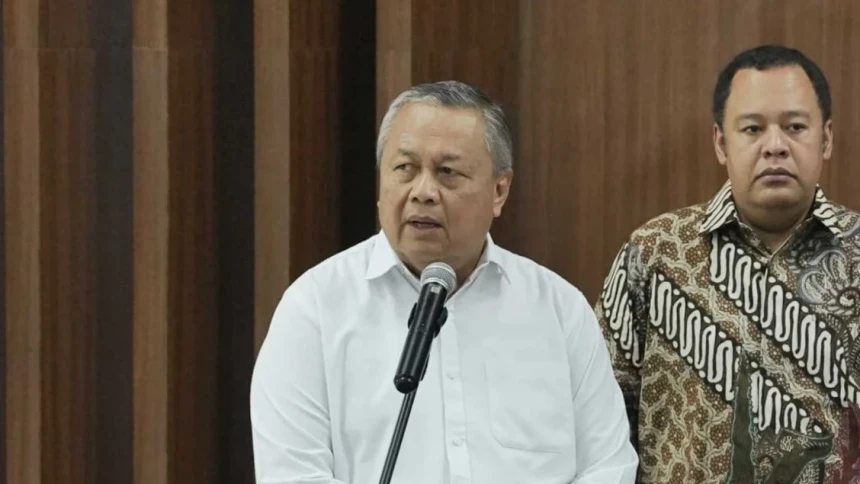Rupiah Tembus Rp18.000 per Dolar AS, Gubernur BI Siapkan Dua Langkah Penguatan