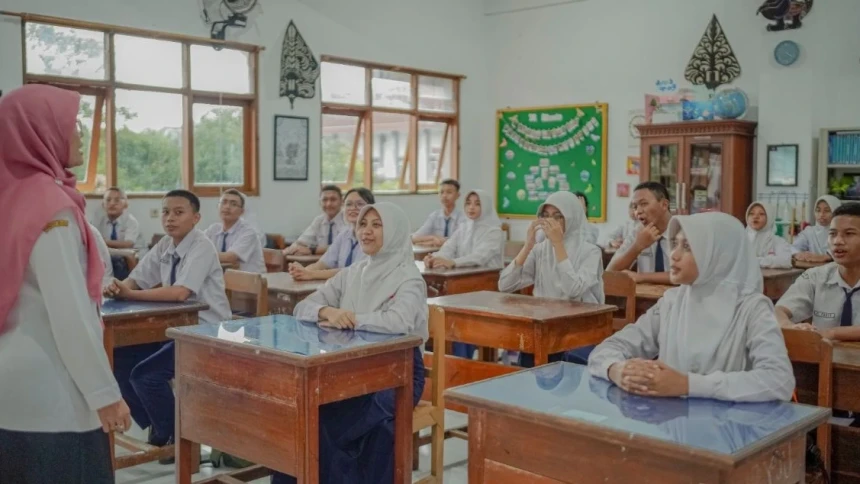 P2G Desak Pemerintah Tidak Pecat 200 Ribu Guru Honorer dan Angkat Jadi PPPK Penuh Waktu