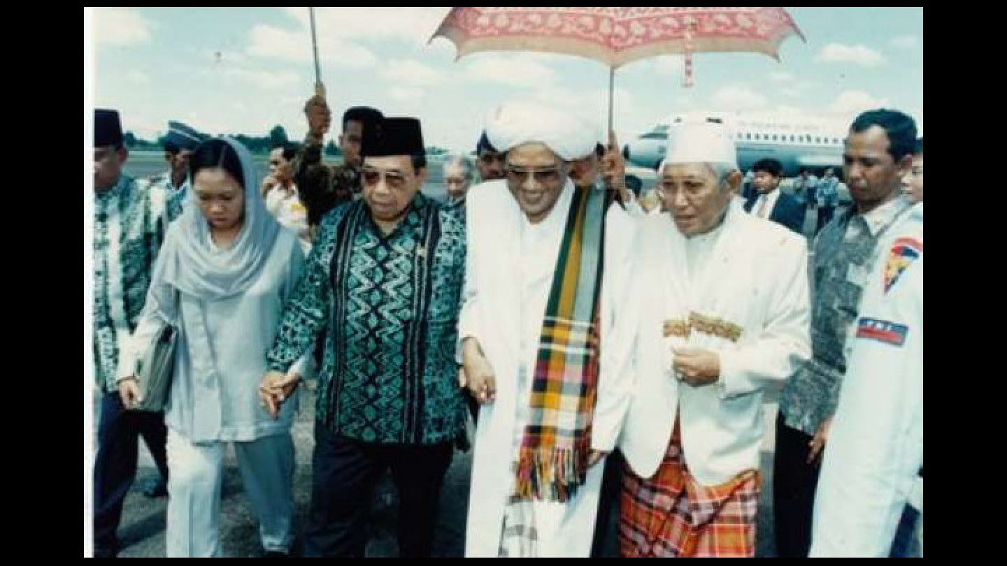 Abah Guru Sekumpul, Mustasyar PBNU 1994-1999