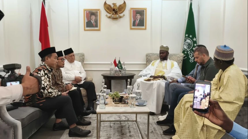 Ketum PBNU Gus Kikin Terima Kunjungan Sejumlah Ulama dari Afrika