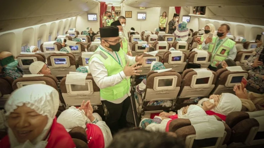 Lepas Kloter Pertama Jamaah Haji Indonesia, Menag: Jangan Segan Bertanya ke Petugas