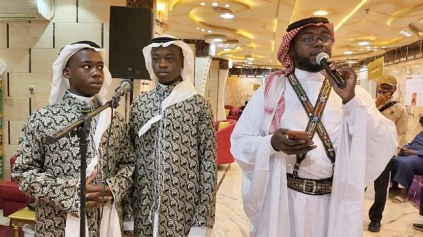 Shalawat Thalaal Badru Sambut Jamaah Haji Indonesia di Makkah
