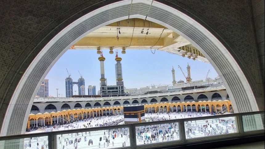 Solusi bagi Jamaah Haji yang Berhalangan Umrah Wajib karena Haid atau Sakit