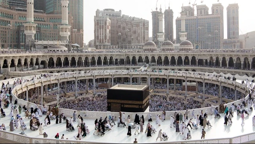 Khutbah Jumat: Ibadah Haji sebagai Momentum Persatuan 