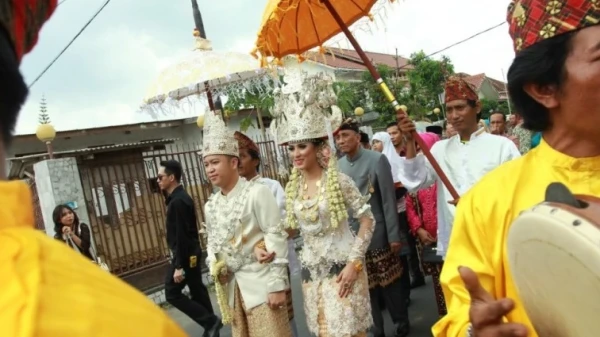 Bolehkah Menjamak Shalat Karena Menjadi Pengantin? | NU Online Jatim