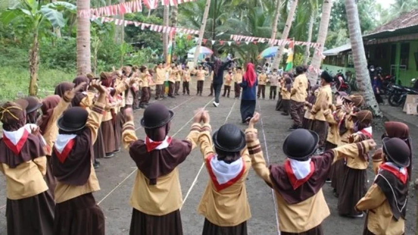 Cara Pelajar NU di Kulon Progo Mengajak Siswa MI Mengisi Hari Pramuka
