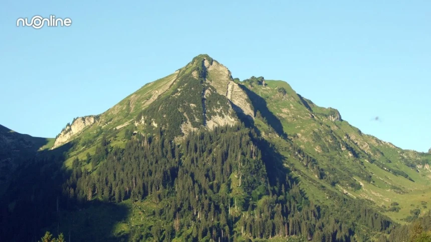 Tafsir Surah At-Tur Ayat 1-3: Sumpah Allah dengan Gunung dan Pelajaran tentang Kekuasaan-Nya