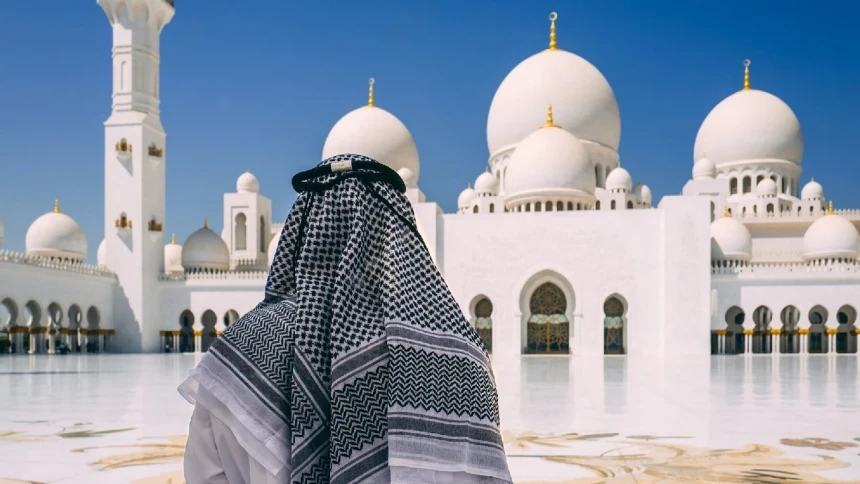 Mau Jadi Imam Masjid di Uni Emirat Arab? Daftar di Sini