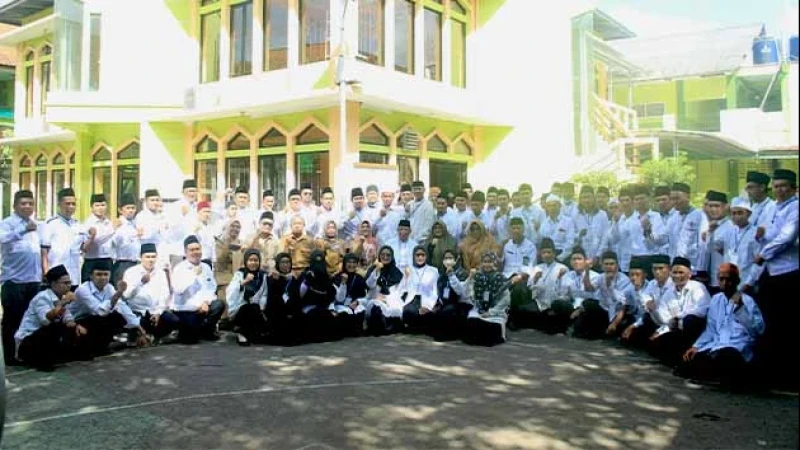 Pesantren Al-Muhajirin Purwakarta Jadi Role Model Pelatihan dan Magang Peserta OPOP 2022 