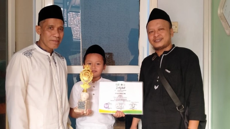 Ahmad Alfaiq Sabet Juara 1 Pencak Silat Pagar Nusa Seni Tunggal