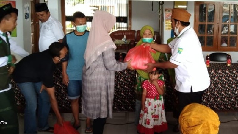 LAZISNU dan AFCO Group Bagikan Ratusan Paket sembako untuk Anak Yatim dan Dhuafa