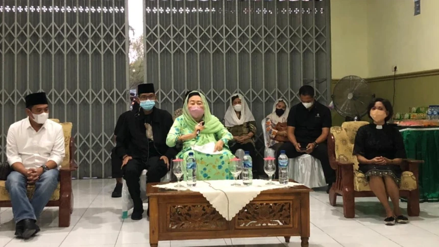 Nyai Sinta Nuriyah Buka Puasa Bersama dengan Umat lintas Agama di Jombang