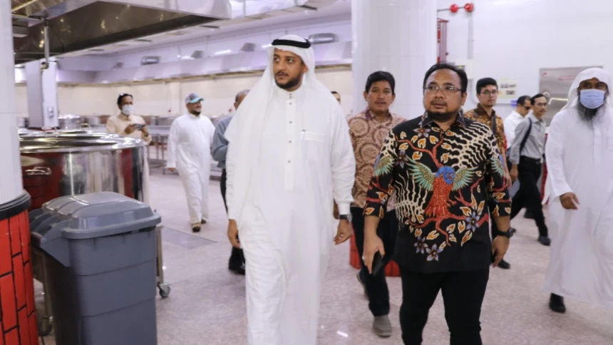 Pastikan Kualitas, Menag Tinjau dan Tes Layanan Jamaah Haji di Makkah