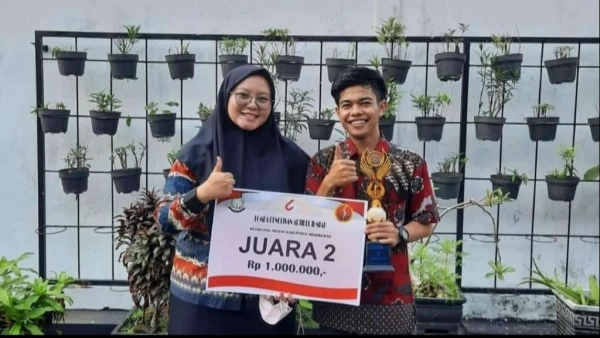 Hari Bhakti Adhyaksa Mahasiswa Ikhac Mojokerto Juara Karya Tulis