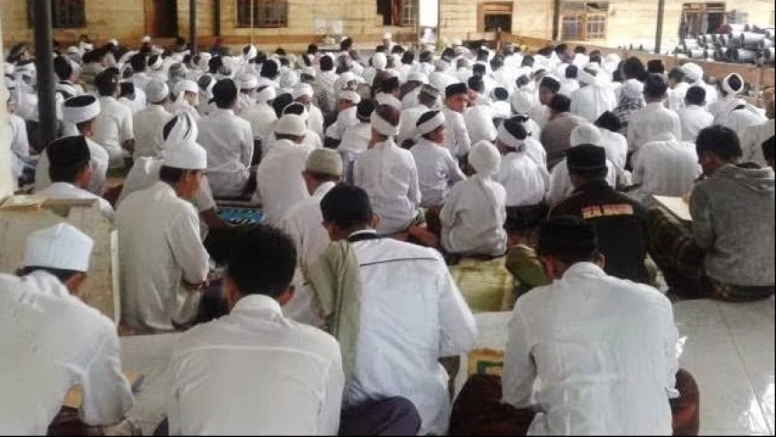 Peuphon Kitab, Tradisi Santri Dayah Aceh Mengais Berkah Ulama