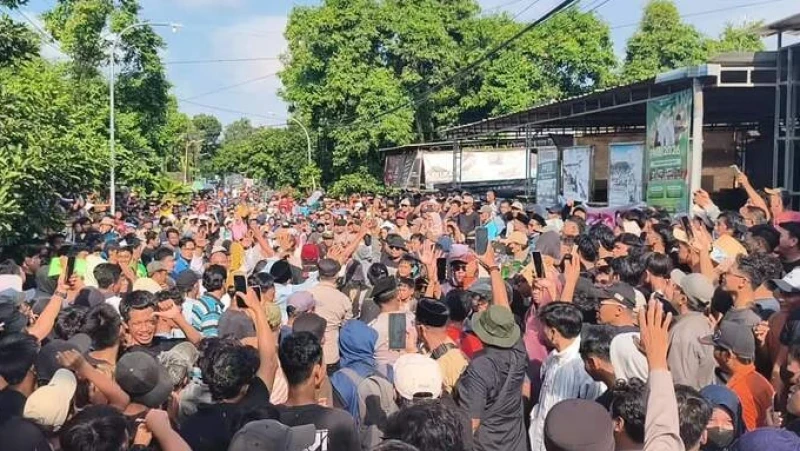 Warga Geruduk Pesantren Ndholo Kusumo Pati, Tuntut Pengusutan Dugaan Pelecehan Seksual