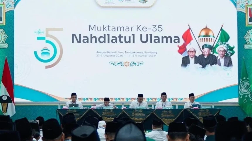 Shalawat Asyghil Menggema Saat Pembukaan Sidang Pleno 1 Muktamar Ke-35 NU