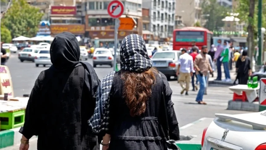 Wanita Iran Ini Meninggal Usai Ditangkap Polisi Moral karena Peraturan Hijab