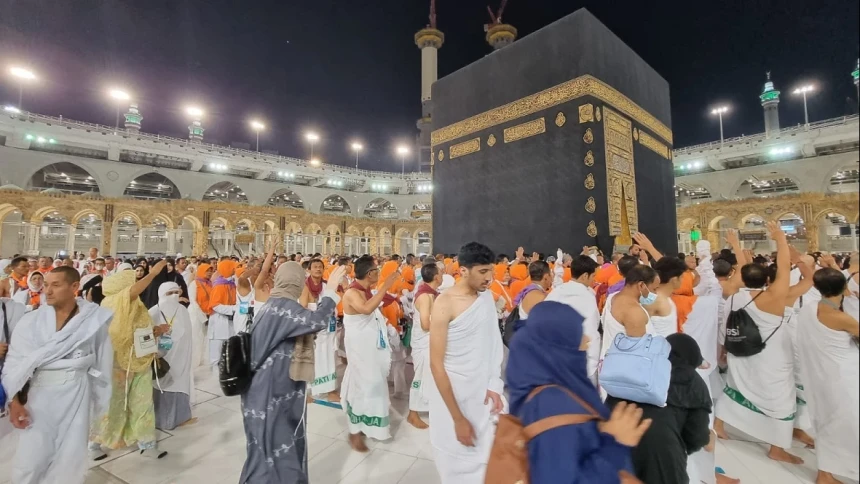 Jamaah Haji Indonesia Diingatkan Berfoto Sewajarnya di Masjidil Haram