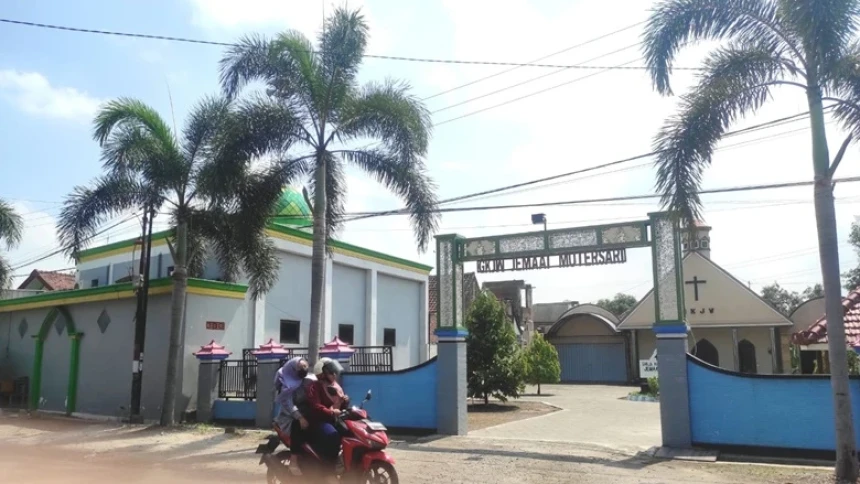 Dijuluki Kampung Toleran, Masjid dan Gereja di Desa Ngrimbi Berdiri Berdampingan