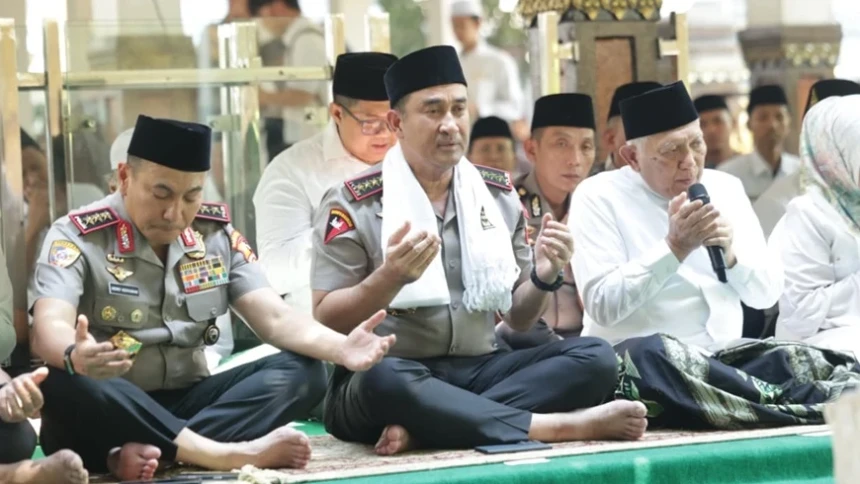 Kapolri Suyudi Sambangi Rais Aam dan Ketua Umum PBNU di Pesantren Miftachussunnah dan Tebuireng