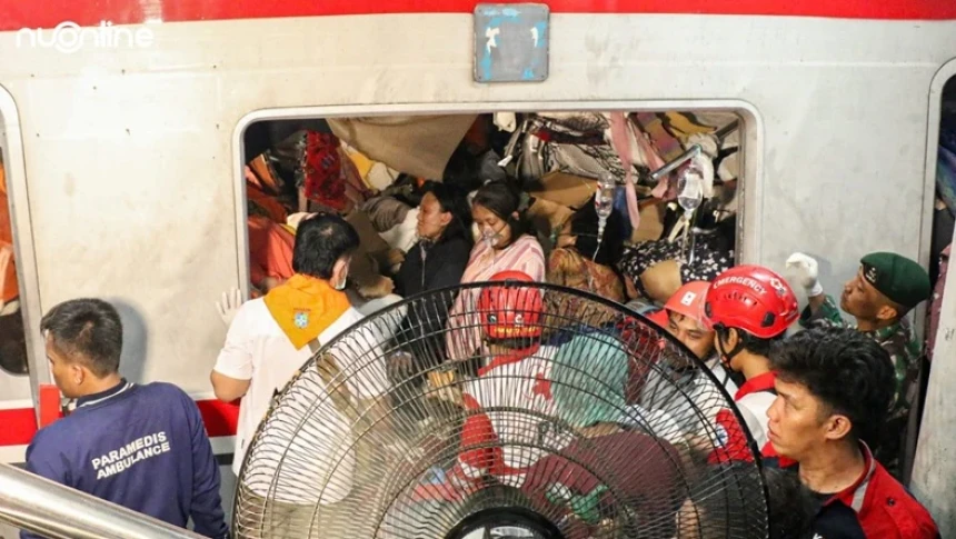 Saksi Mata Ungkap Detik-Detik Tabrakan Kereta di Bekasi Timur, Penumpang Terjepit dan Histeris