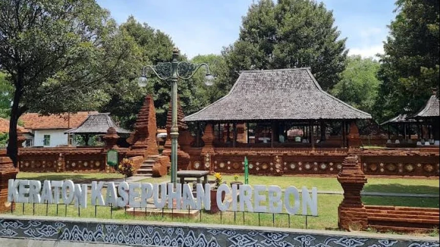 Mengunjungi Wisata Sejarah Kesultanan Cirebon di Keraton Kasepuhan