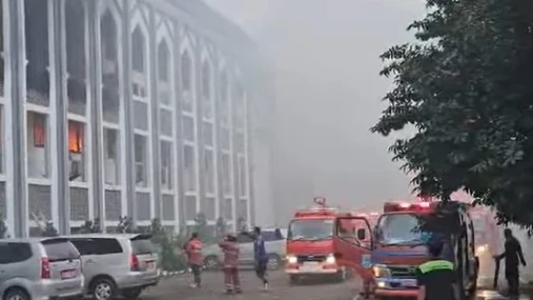 Gedung Rektorat UIN Jakarta Kebakaran