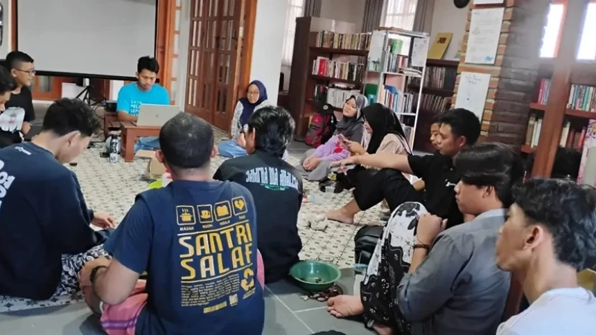Negara di Ambang Krisis dan Resesi, Komunitas di Rembang Dorong Warga Hindari Budaya Konsumtif