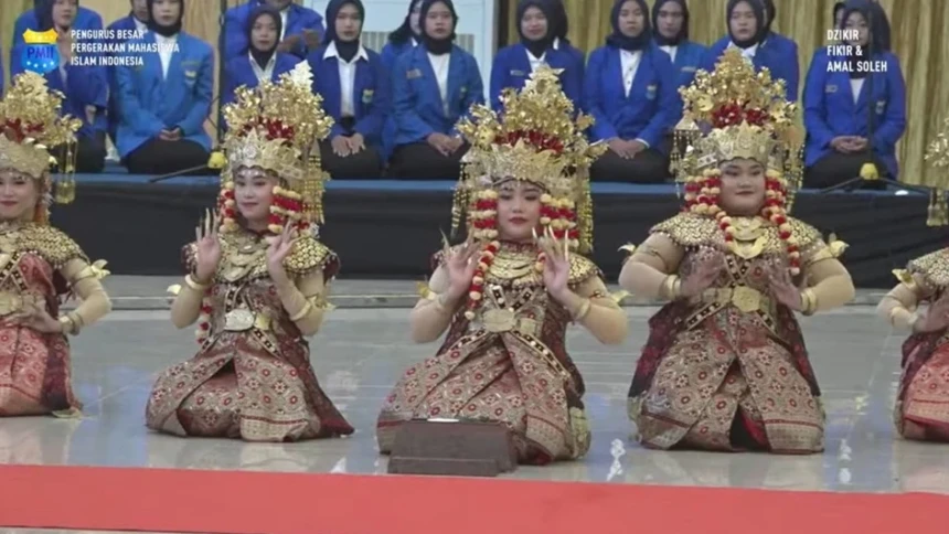 Tarian Gending Meriahkan Pembukaan Kongres XXI PMII 2024