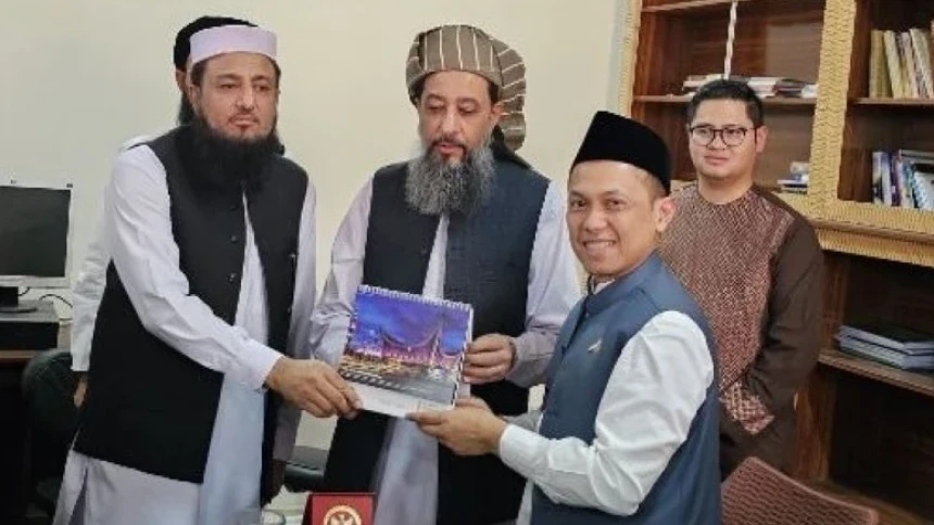 Kunjungi Jamia Dar-ul-Uloom Haqqania, Mustasyar PCINU Pakistan Berbagi Pengalaman Pluralisme Warga Indonesia