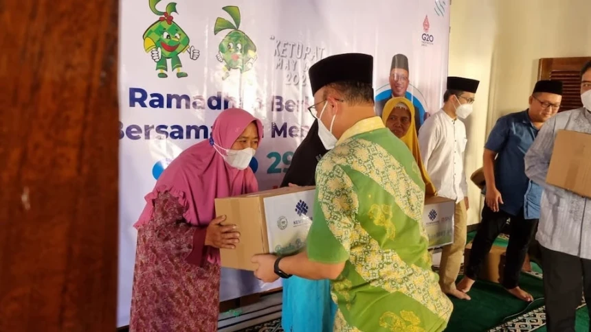 Berbagi Berkah Ramadhan, Kemnaker Salurkan Sembako ke Masyarakat